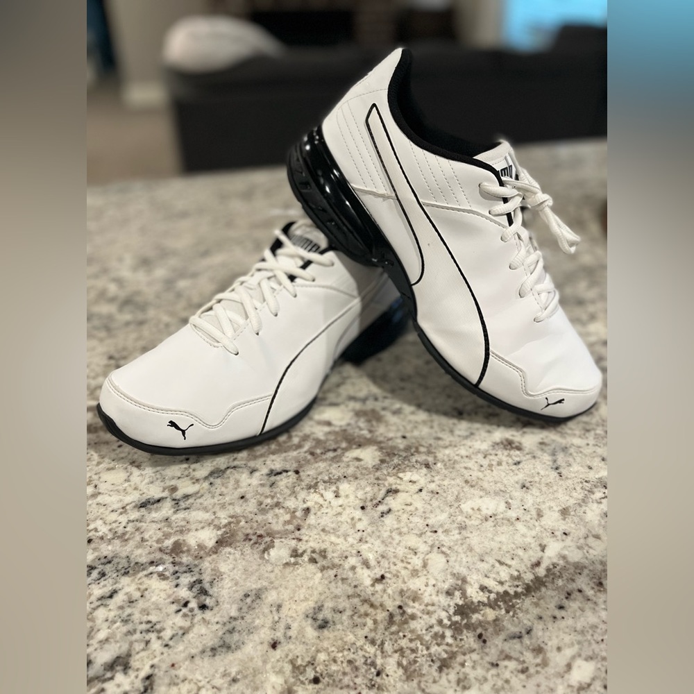 MEN'S PUMA SUPER LEVITATE RUNNING SHOES
Size 10.5